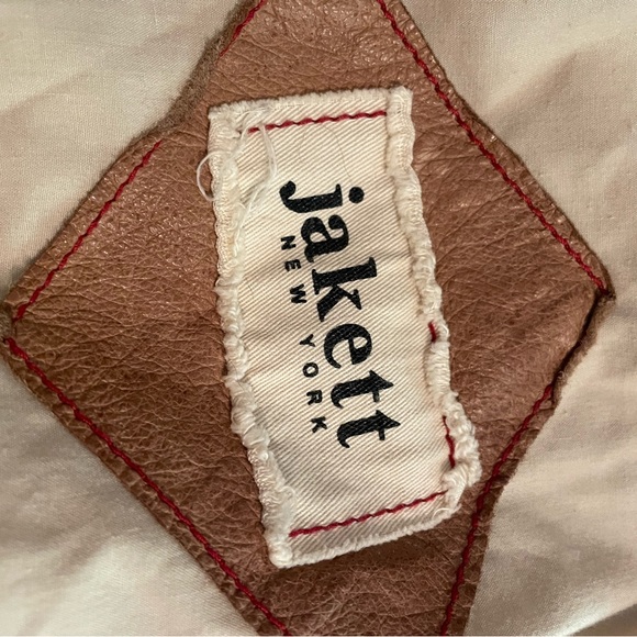 Jackett Brand Leather Vest with removable Sweater Hood - Picture 5 of 13